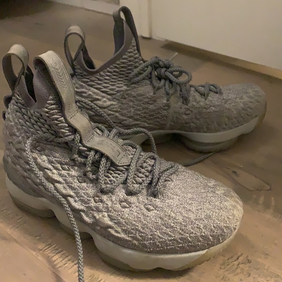 nike shoes, lebron XV 15 - Picture 3 of 3